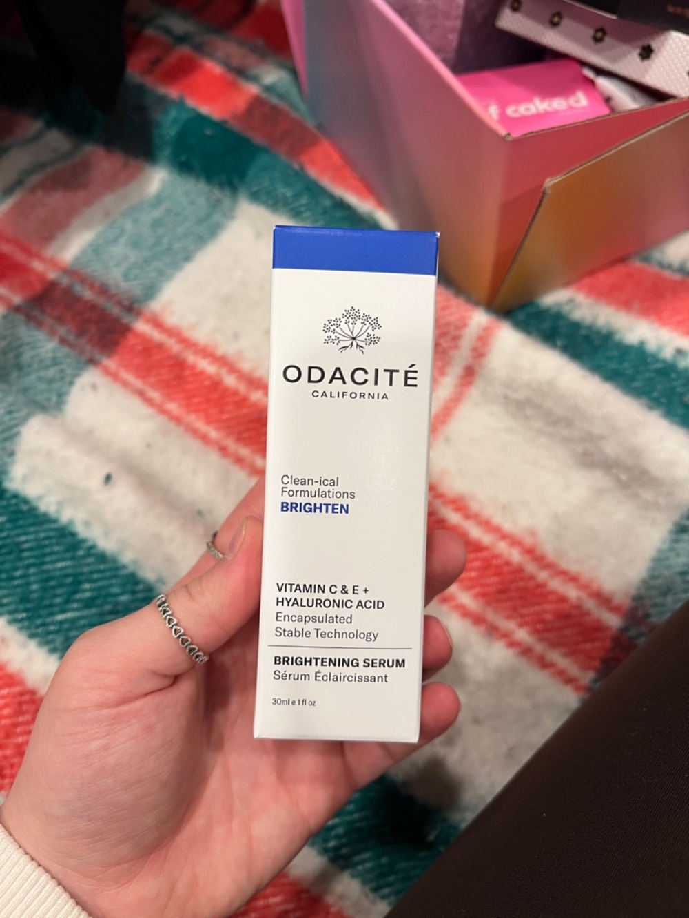 Odacité Brighten Vitamin C & E + Hyaluronic Acid Brightening Serum — White/Blue